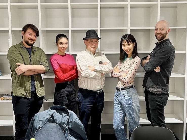 Wailoaloa, Ayaka, Masuo Ueda, Emi, and Devin!