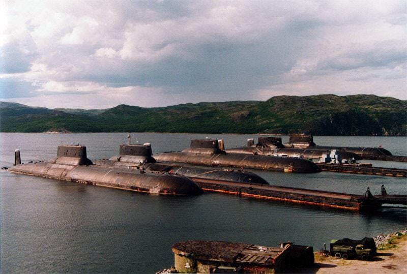 r/submechanophobia - several submarine ships in the water r/submechanophobia - several submarine ships in the water