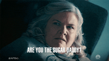 Gifje van een mevrouw in grijs haar die vraagt "are you the sugar daddy?"