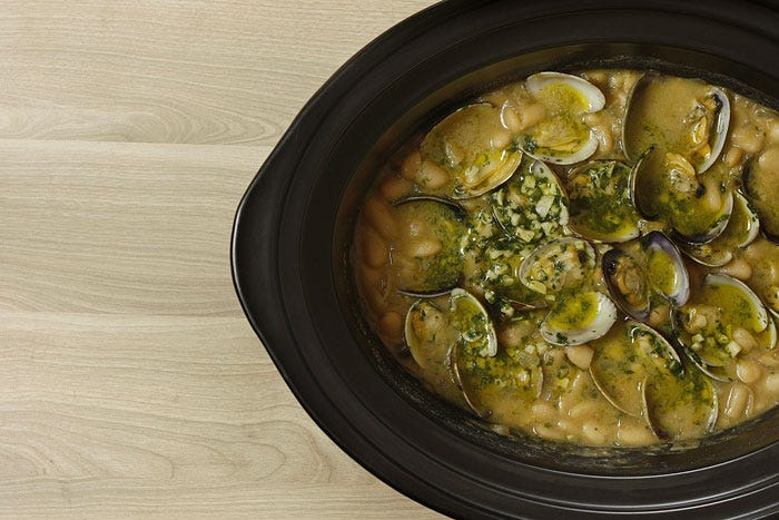 Fabes con almejas. Receta para Crock Pot