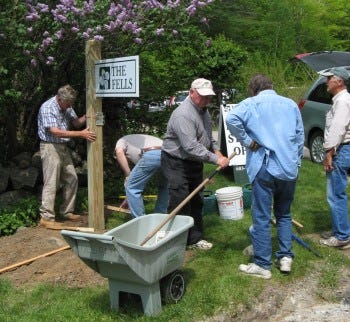 Volunteers Installing Sign-r.JPG Volunteers Installing Sign-r.JPG