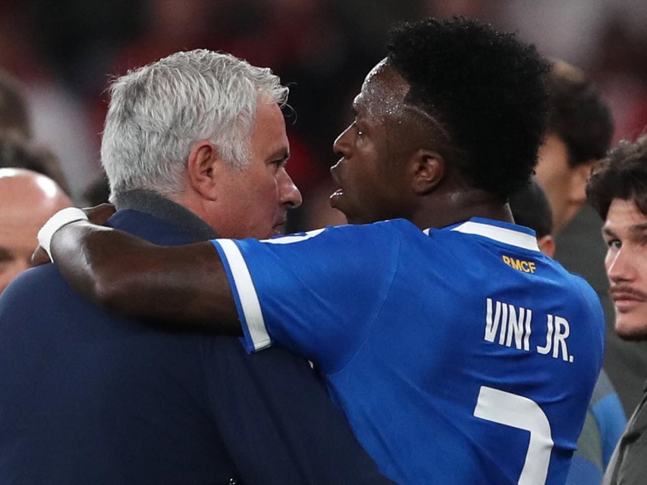 Erneut Wirbel um Vinicius Jr.: Mourinho spielt Rassismus-Vorwürfe herunter  | sportschau.de