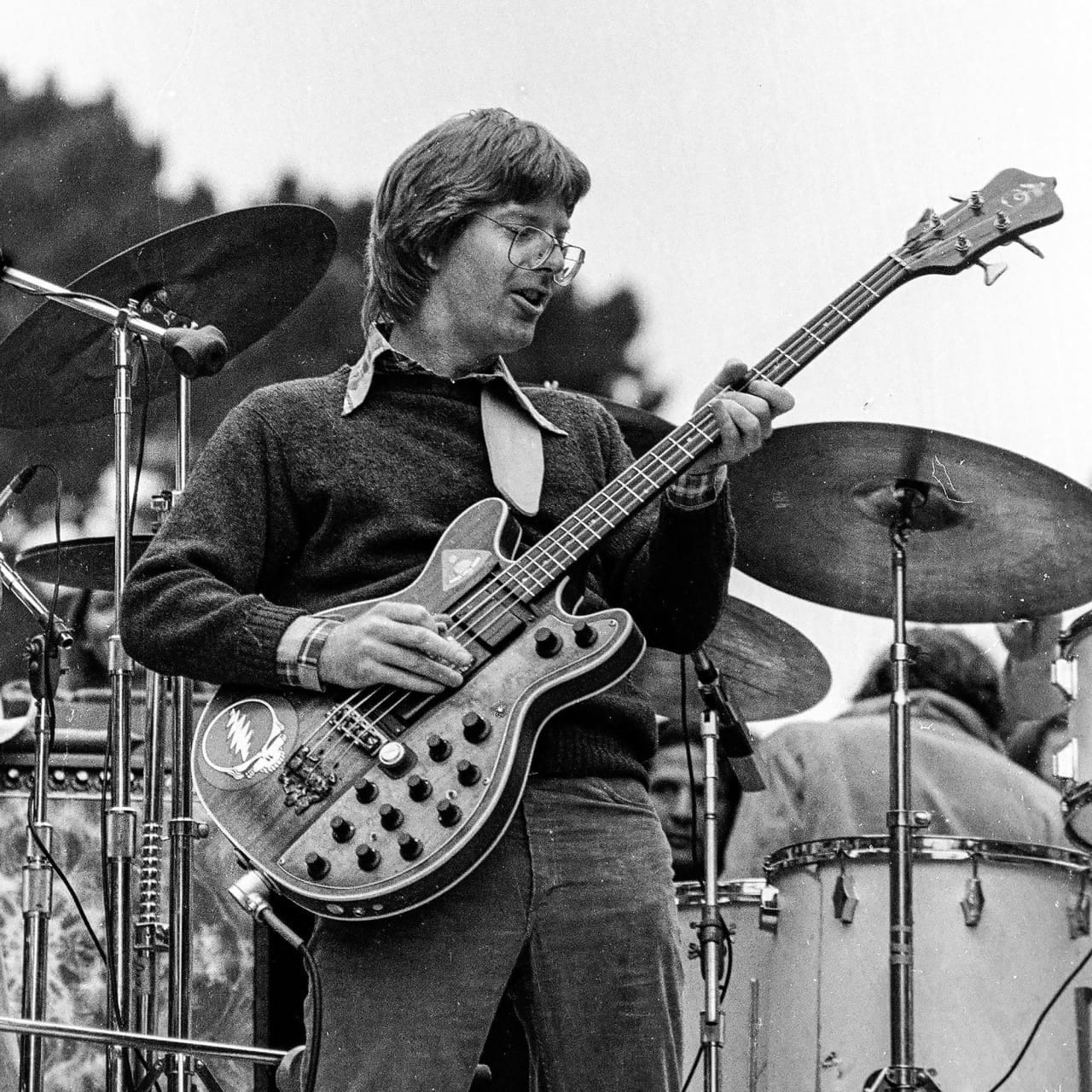 Phil Lesh, Bassist Who Brought 'Box of Rain' to the Grateful Dead, Dies at  84 - WSJ