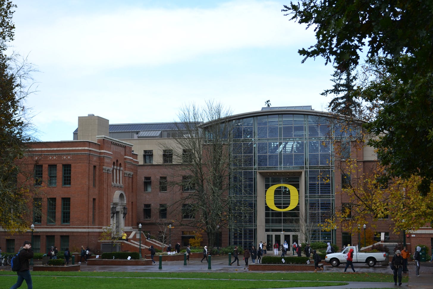 File:Lillis Complex (University of Oregon).jpg File:Lillis Complex (University of Oregon).jpg