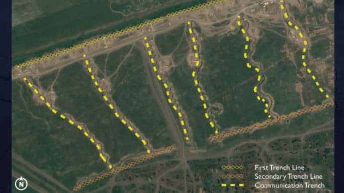 UK intelligence shows Russian defensive fortifications in northern Crimea