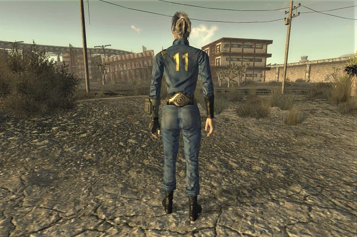 Imagens dos jogos da franquia Fallout demonstrando como são as entradas das vaults iniciais do jogo. Também há uma foto de uma mulher usando um macacão da vault 11, com um 11 bem grande em amarelo escrito sobre o macacão azul.