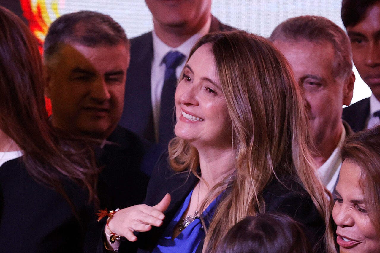 Senadora uribista Paloma Valencia gana consulta de derecha y será candidata presidencial
