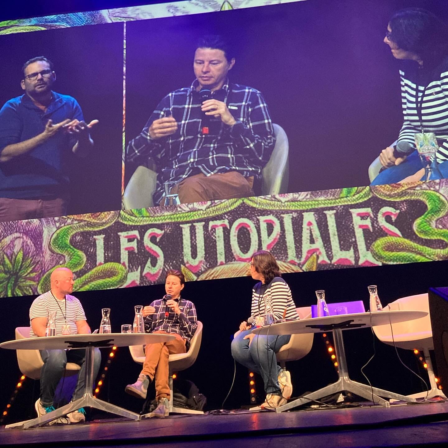 Peut être une image de 6 personnes et texte