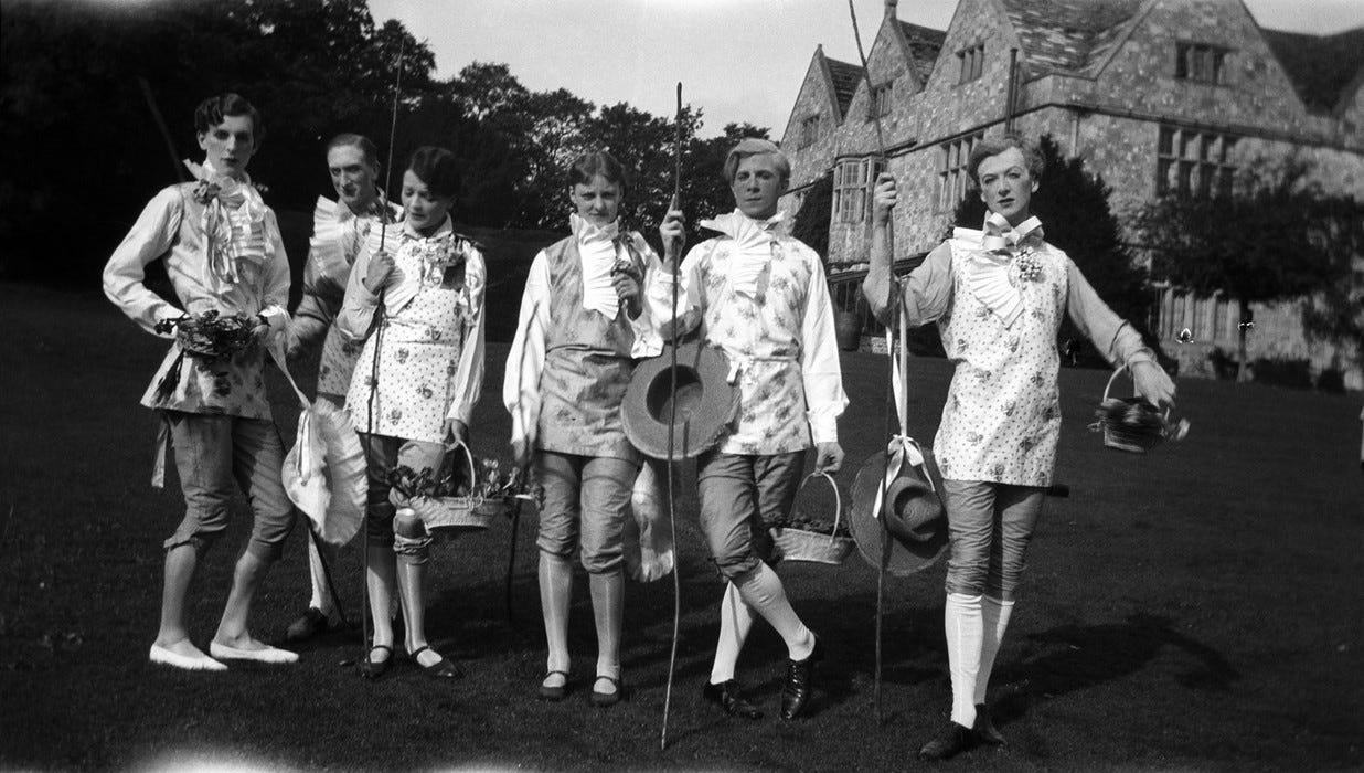 046_The Bright Young Things at Wilsford 1927_CM983 046_The Bright Young Things at Wilsford 1927_CM983
