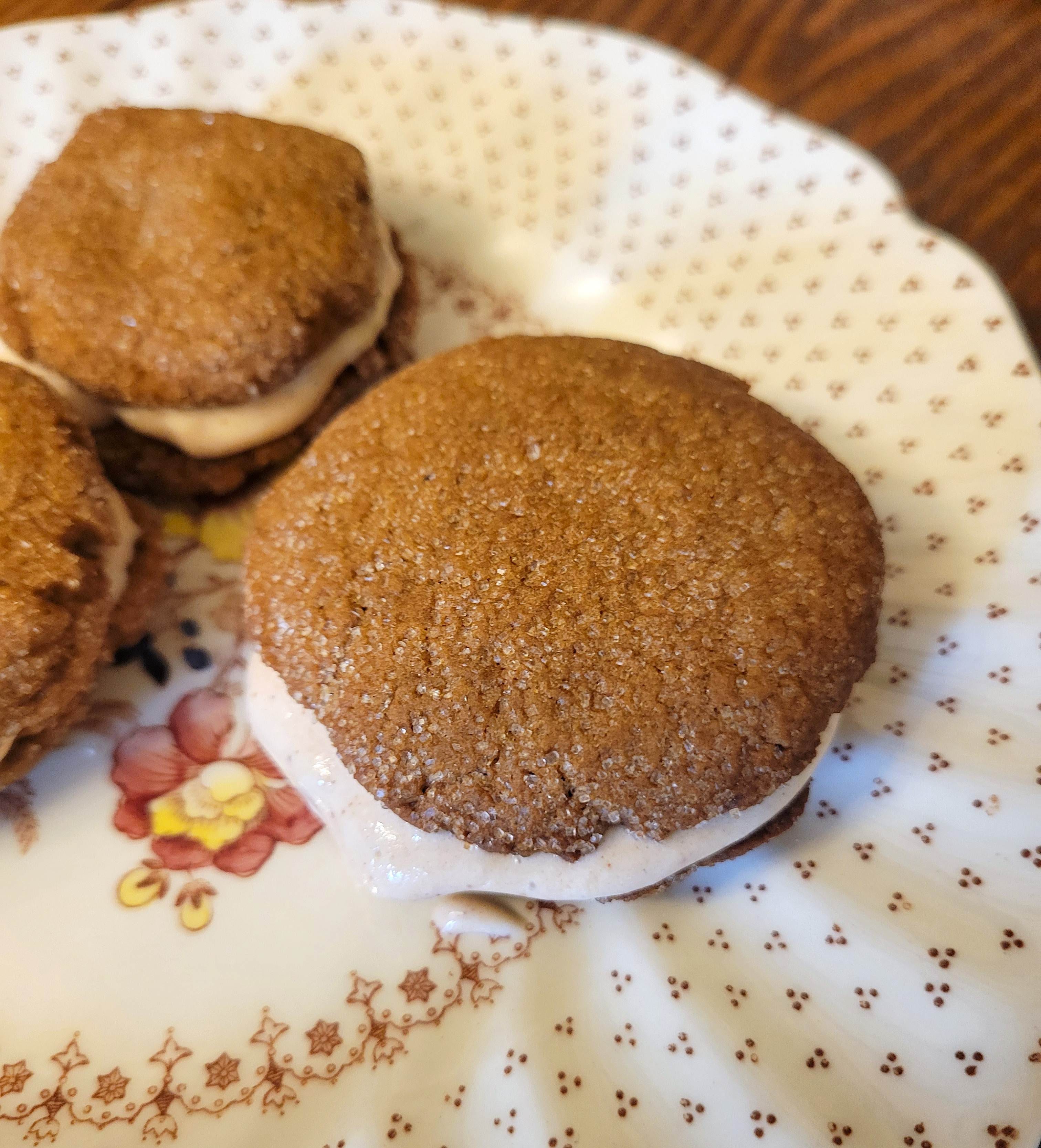 Gingersnaps with Apple Butter Cream Cheese - by Sarah Lee