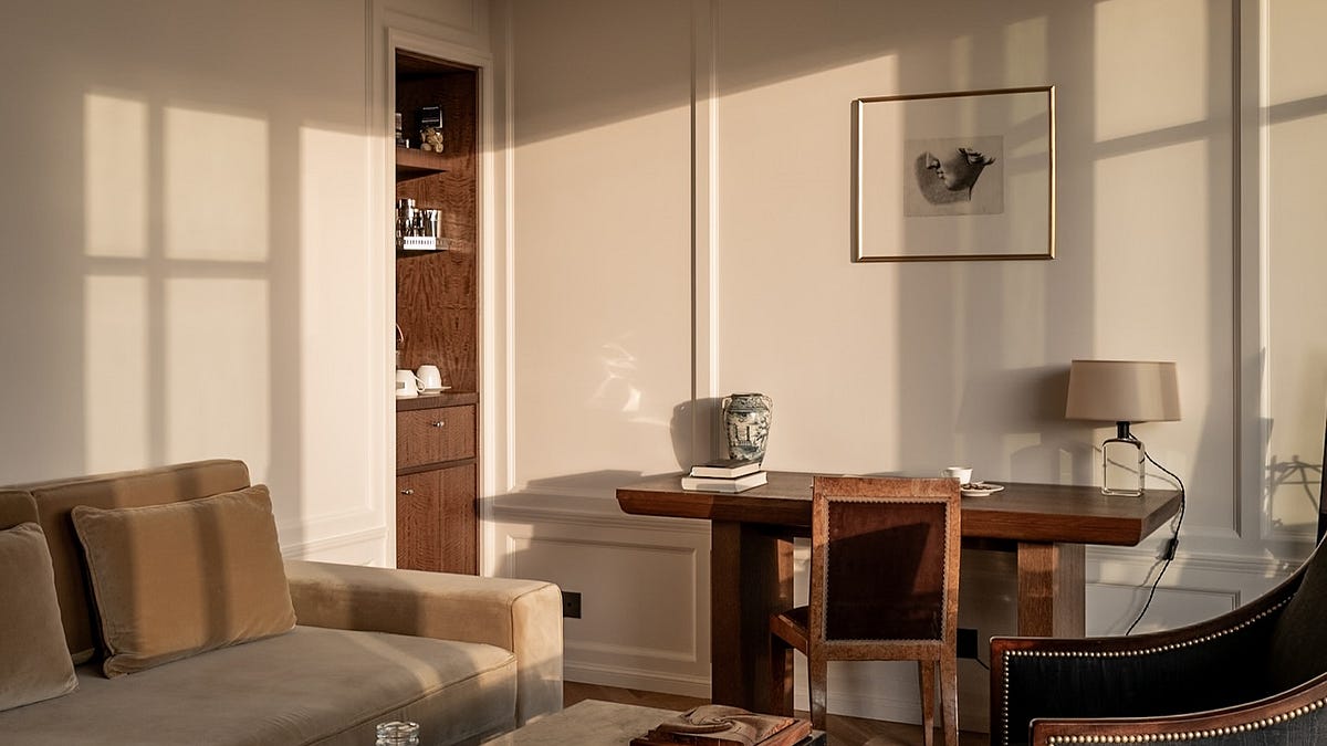 On the Language of Objects and Design as Dialogue