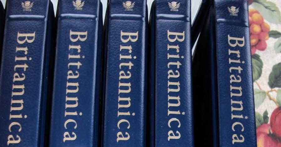 Encyclopaedia Britannica - 32 Volume set: Robert P.Gwinn,Chairman,Board of  Director,Peter B.Norton,President,Philip W.Goets,Editor in Chief, PHILIP  W.GOETZ: 9780852294734: Amazon.com: Books