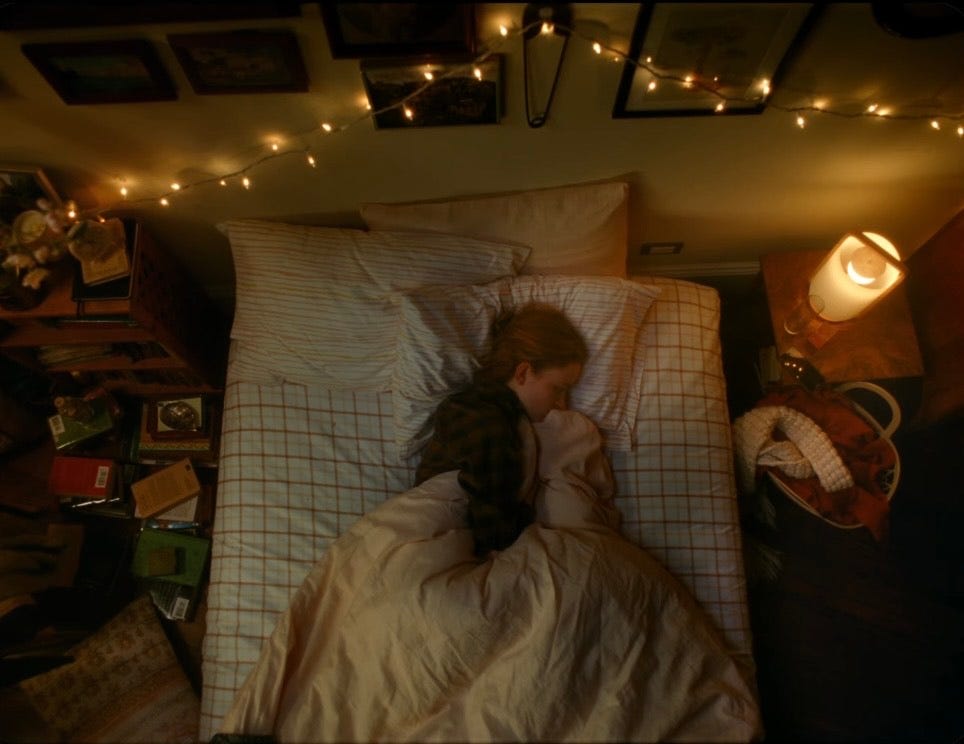 Top 13 Most Interesting Easter Eggs in Taylor Swift's Short Film “All Too Well” | Halftone Top 13 Most Interesting Easter Eggs in Taylor Swift's Short Film “All Too Well” | Halftone
