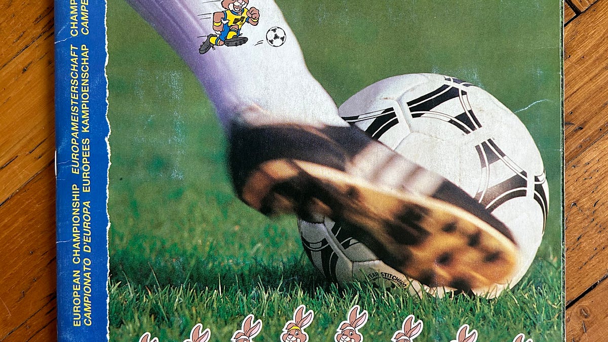 Calciatori Panini 2025-2026 Special Pack [Album + 27 Bustine] : Panini S.p.A