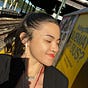 Julianne V's avatar