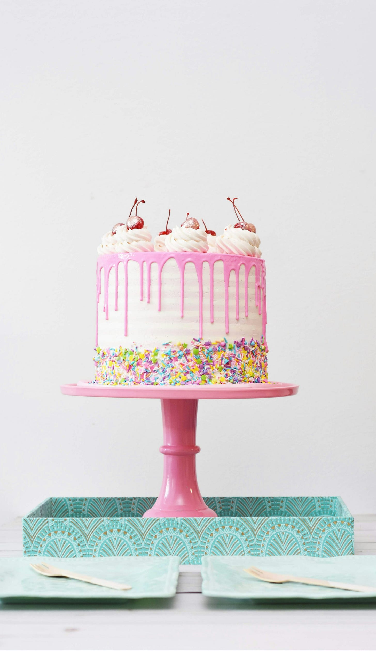 Bring on summer! You can't beat a banana split cake when it comes to enjoying bright sunshine, longer days and fun with friends. Bring on summer! You can't beat a banana split cake when it comes to enjoying bright sunshine, longer days and fun with friends.