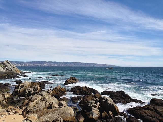 vina del mar rocky beach