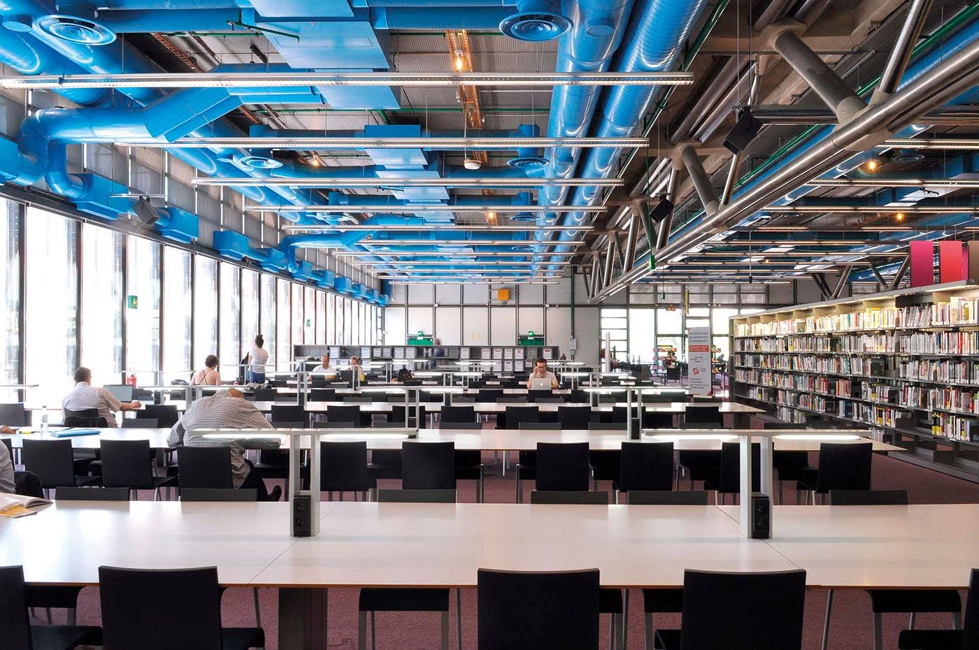 龐畢度中心室內展廳|來源:Renzo Piano Building Workshop(官方專案圖) 龐畢度中心室內展廳|來源:Renzo Piano Building Workshop(官方專案圖)