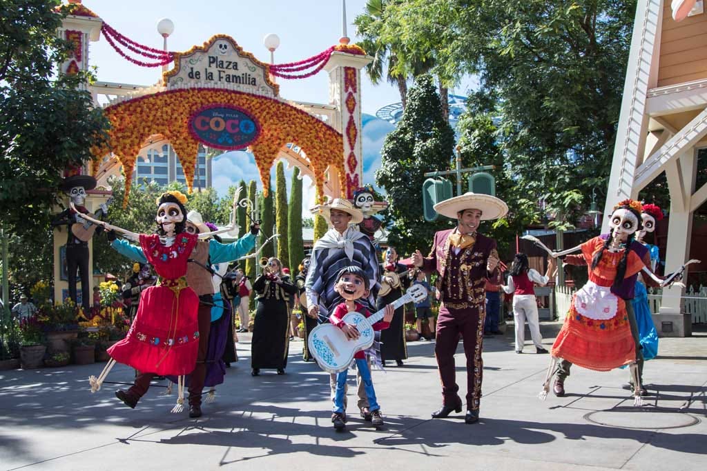 Disneyland Resort Celebrates Coco & Día de los Muertos - Sept. 6-Nov. 3,  2019 - The Geek's Blog @ disneygeek.com