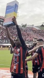 Dudu, nosso volante, toma a caixa e levanta pra torcida. O time da furança, o time do sexo.Dudu, nosso volante, toma a caixa e levanta pra torcida. O time da furança, o time do sexo.