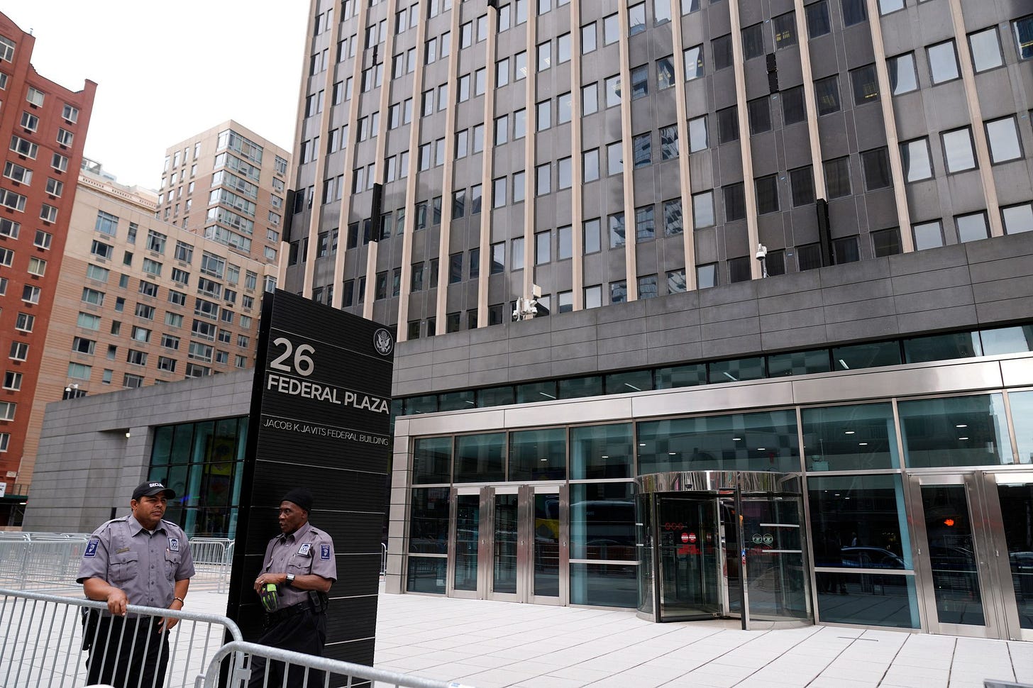 Explosion Outside Of NYC Building Housing FBI, ICE, And Immigration Services - i24NEWS Explosion Outside Of NYC Building Housing FBI, ICE, And Immigration Services - i24NEWS