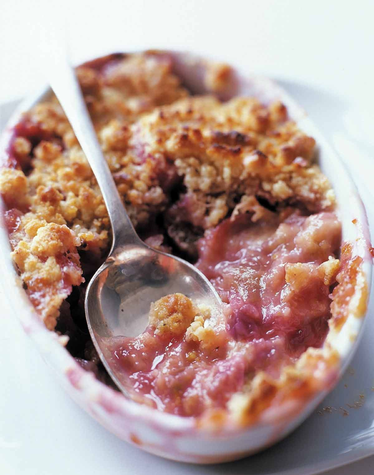 Easy Rhubarb Crisp