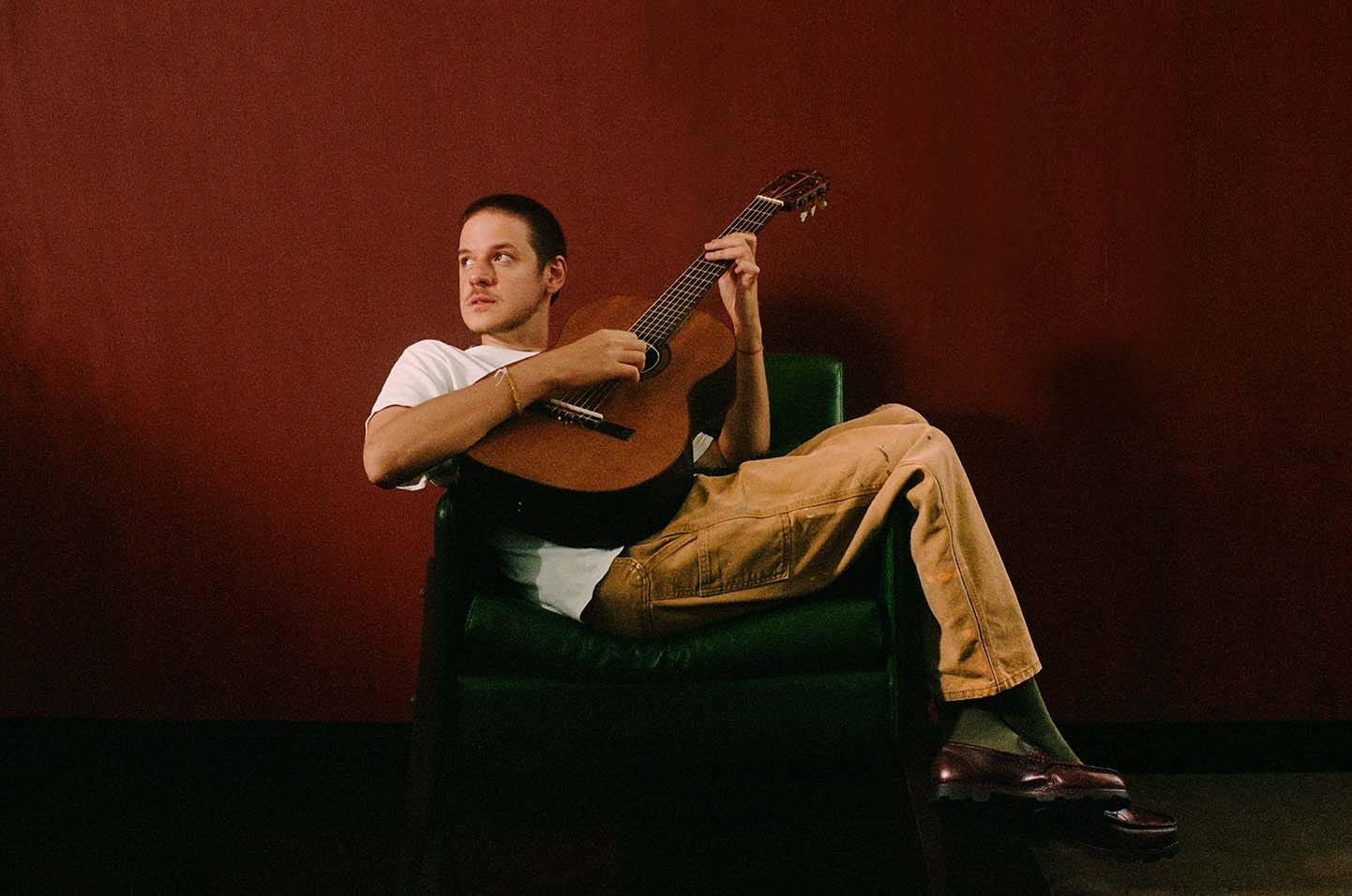 Rubel anuncia novo álbum "Beleza. Mas agora a gente faz o que com isso?"