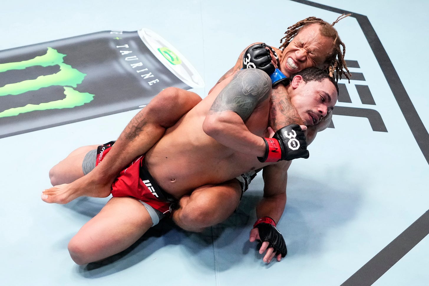 UFC Vegas 72 video: Late-notice replacement Marcus McGhee submits Journey Newson in second round | MMA Fighting UFC Vegas 72 video: Late-notice replacement Marcus McGhee submits Journey Newson in second round | MMA Fighting