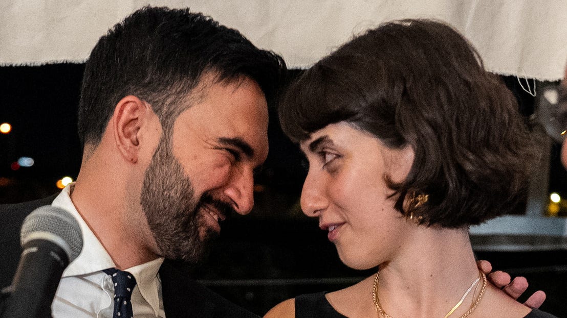 A Soros-klán Zohran Mamdani-t fogja megválasztani New York polgármesterének - 24+37 millió dollárt adnak neki! - Paul Sperry