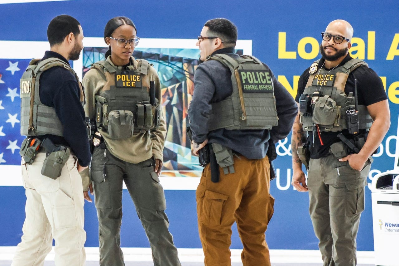 ICE officers go to TSA checkpoints at Trump's direction, while long wait  times at airports persist - The Korea Herald