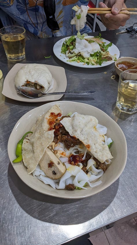 Bánh Xèo, menu & Mì Quảng