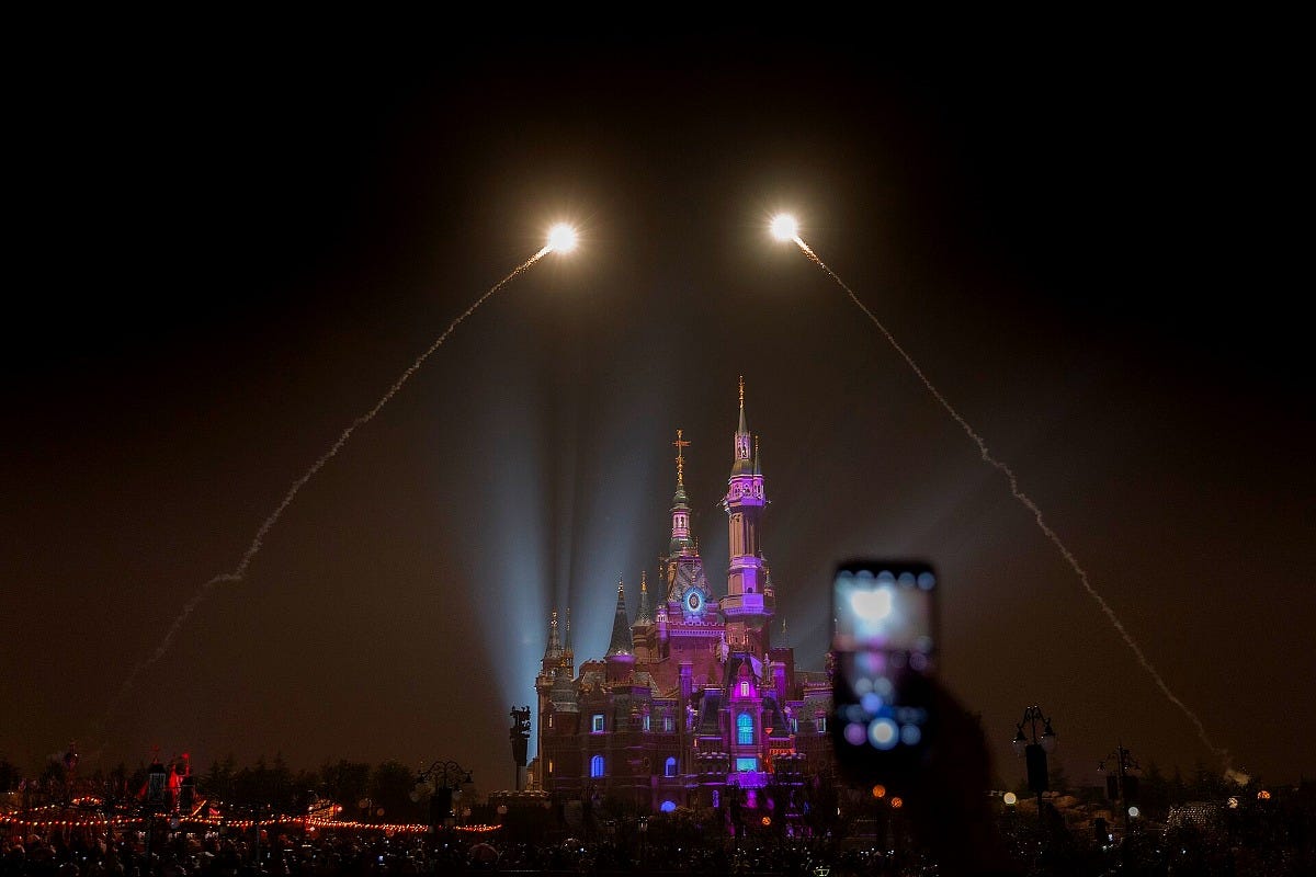 Fireworks over Enchanted Storybook Castle at Shanghai Disneyland. Image: alexli0429 via Wikimedia Commons