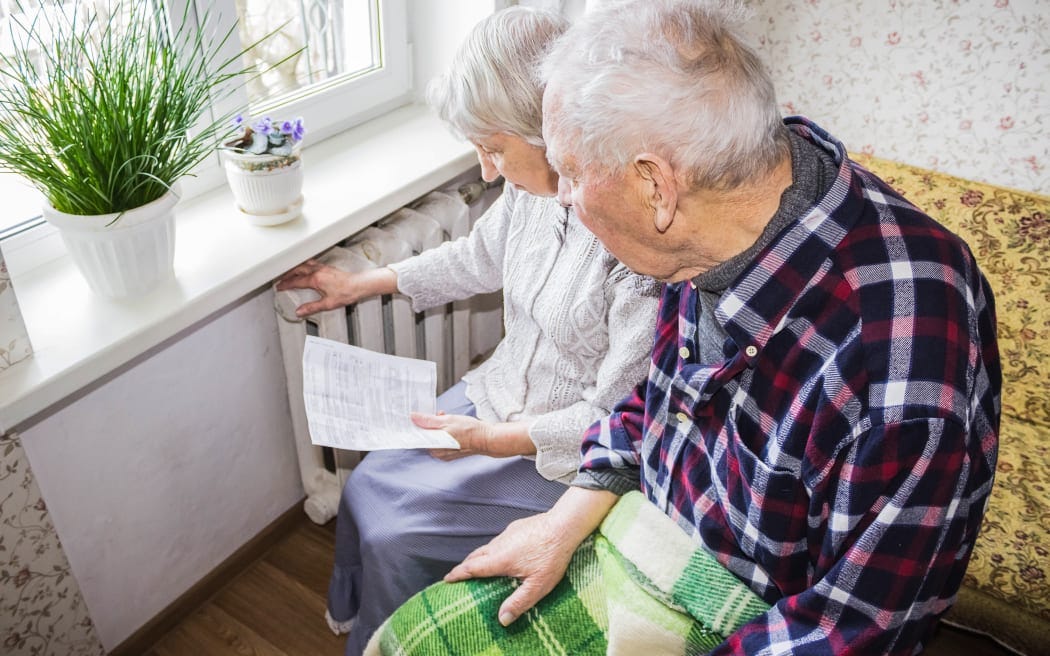 Pensioners pinching pennies to pay for power | RNZ News