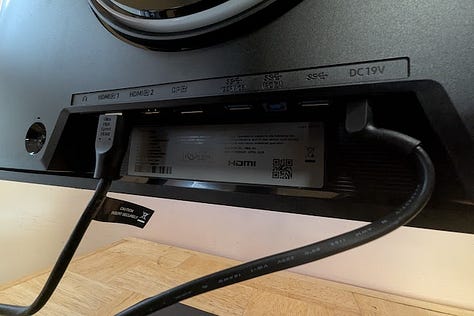 G80HF rear panel, rear ports, portrait swivel