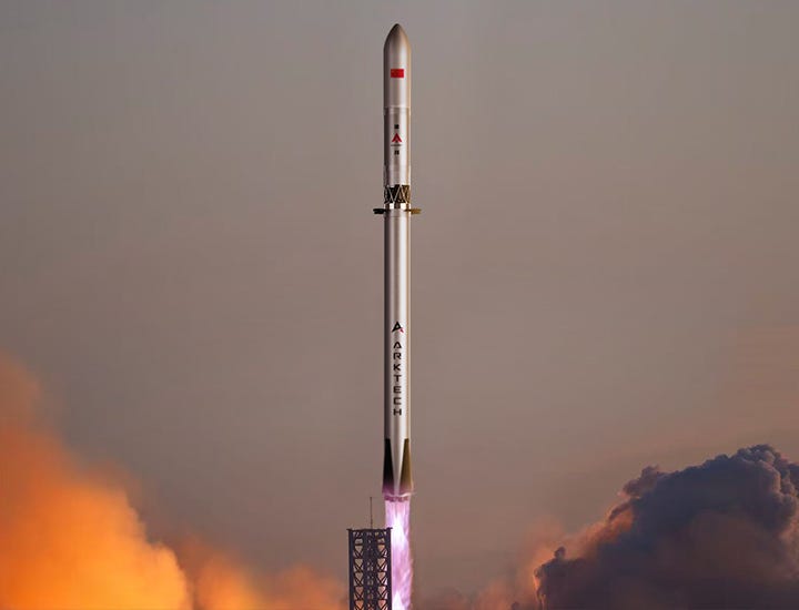 A render of Glacier-1 placed on top of what appears to be  Starship-Super Heavy during liftoff.