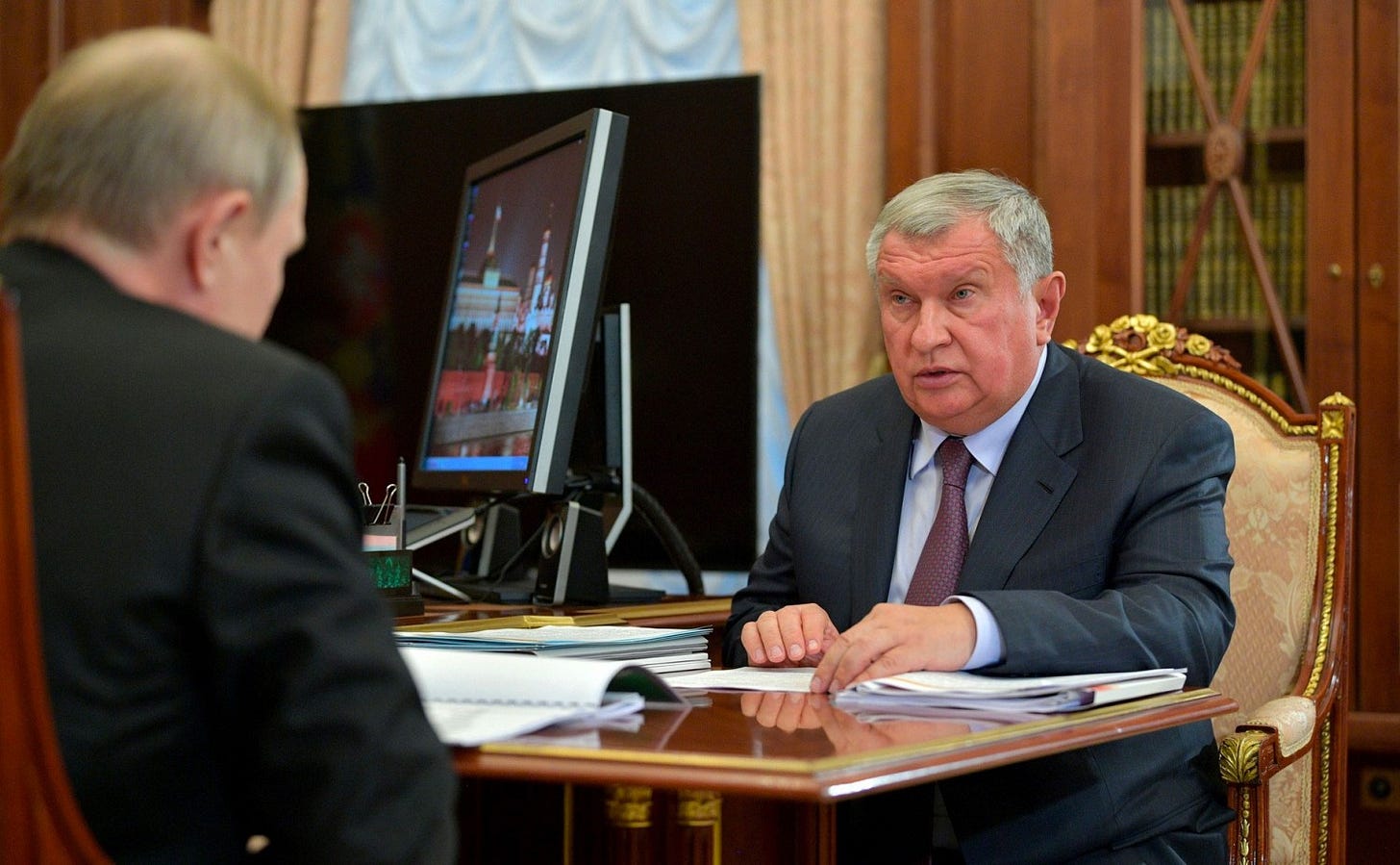 Rosneft tells Putin its new Arctic project will be biggest in global oil -  ArcticToday