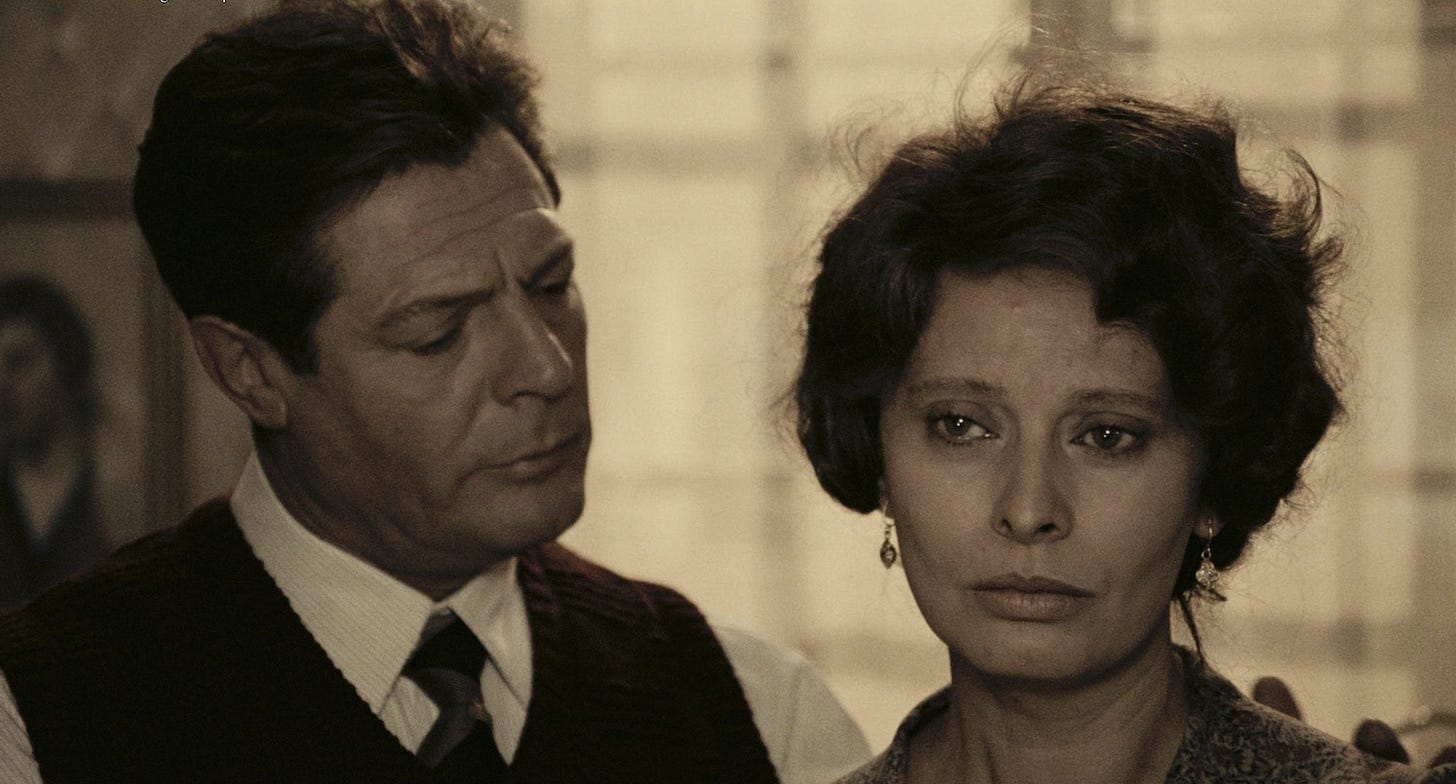 Marcello Mastroianni and Sophia Loren in Una Giornata Particolare