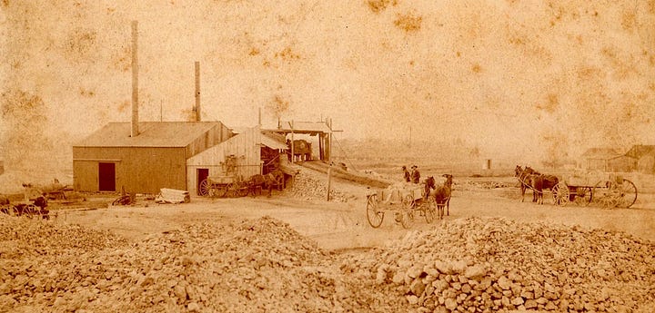 Daylight Mine in Webb City and Carter City Mine c. 1885. Webb City Area Genealogical Society and Wikimedia Commons