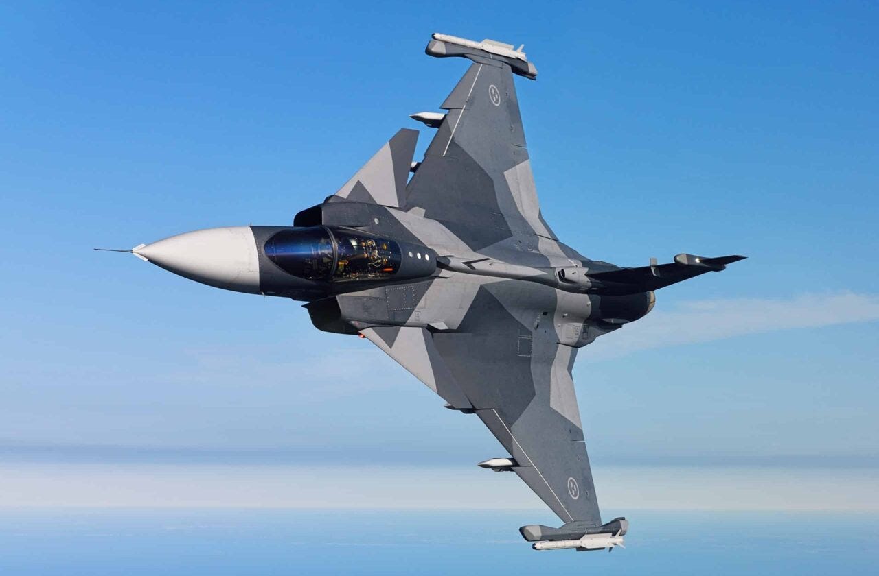 Il JAS 39 Gripen E/F è preferito dall'aeronautica tailandese all'F-16V. Il JAS 39 Gripen E/F è preferito dall'aeronautica tailandese all'F-16V.