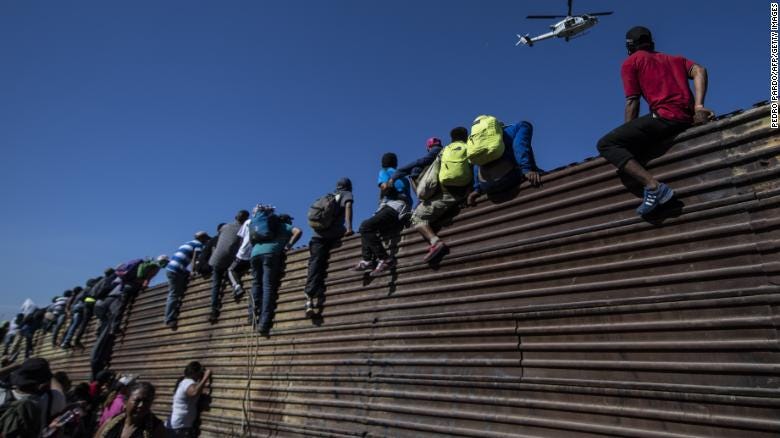 https://cnnespanol.cnn.com/wp-content/uploads/2018/11/cnn-migrantes-5.jpg?quality=100&strip=info