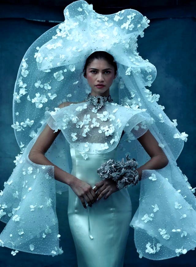 r/fashionporn - Custom wedding Schiaparelli Haute Couture for Zendaya (1280x1740)