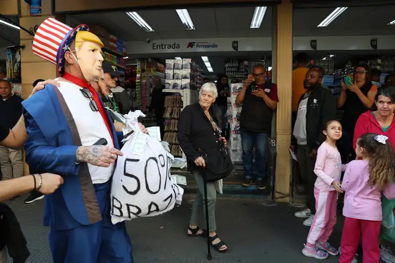 São Paulo (SP), 18/07/2025 - Manifestação dos comerciários da 25 de março, com organização do sindicato dos comerciários de São Paulo, contra medidas do presidente dos Estados Unidos, Donald Trump. Foto: Rovena Rosa/Agência Brasil