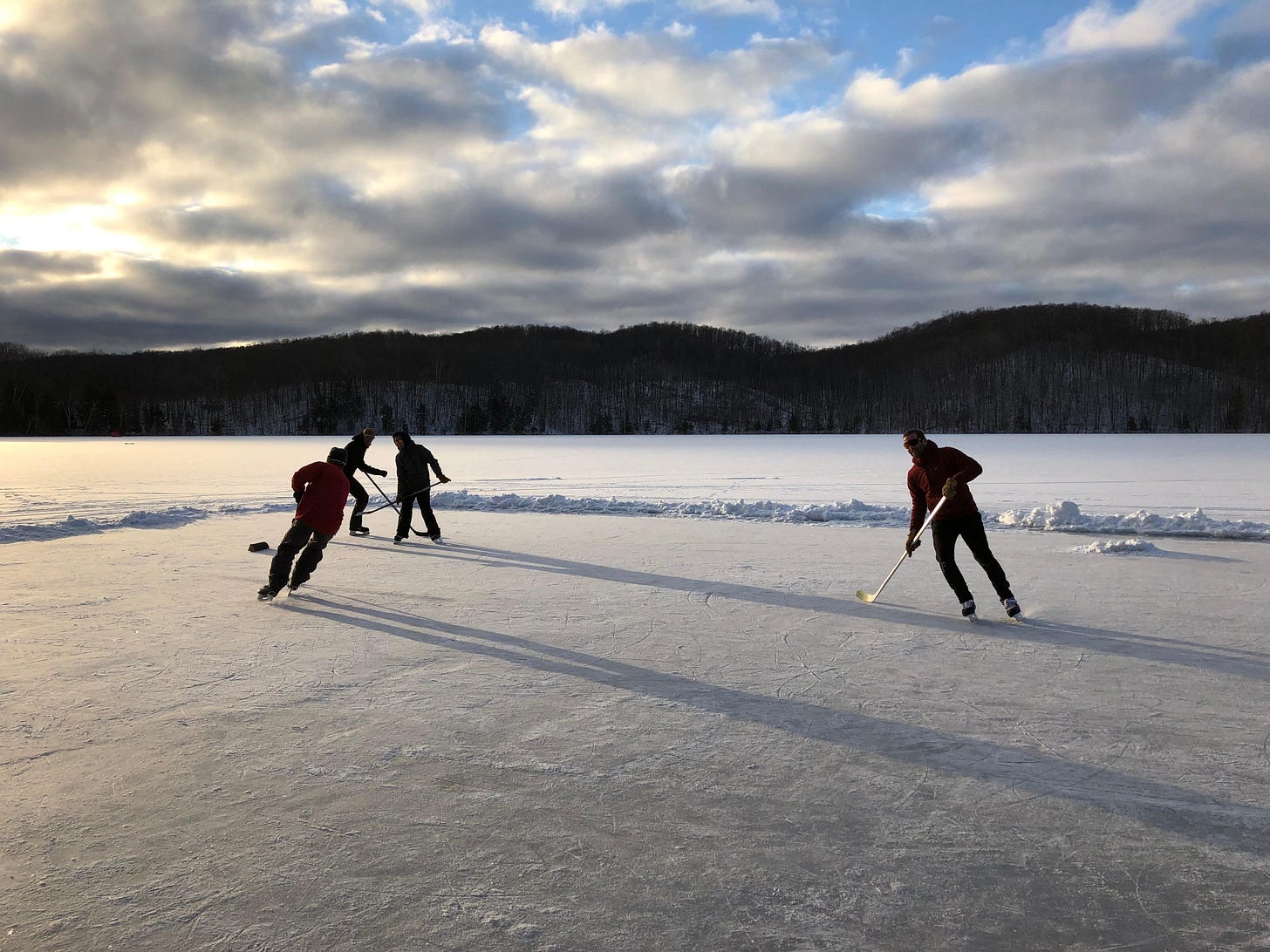 Pond hockey on NYE in northern MI : r/hockeyplayers