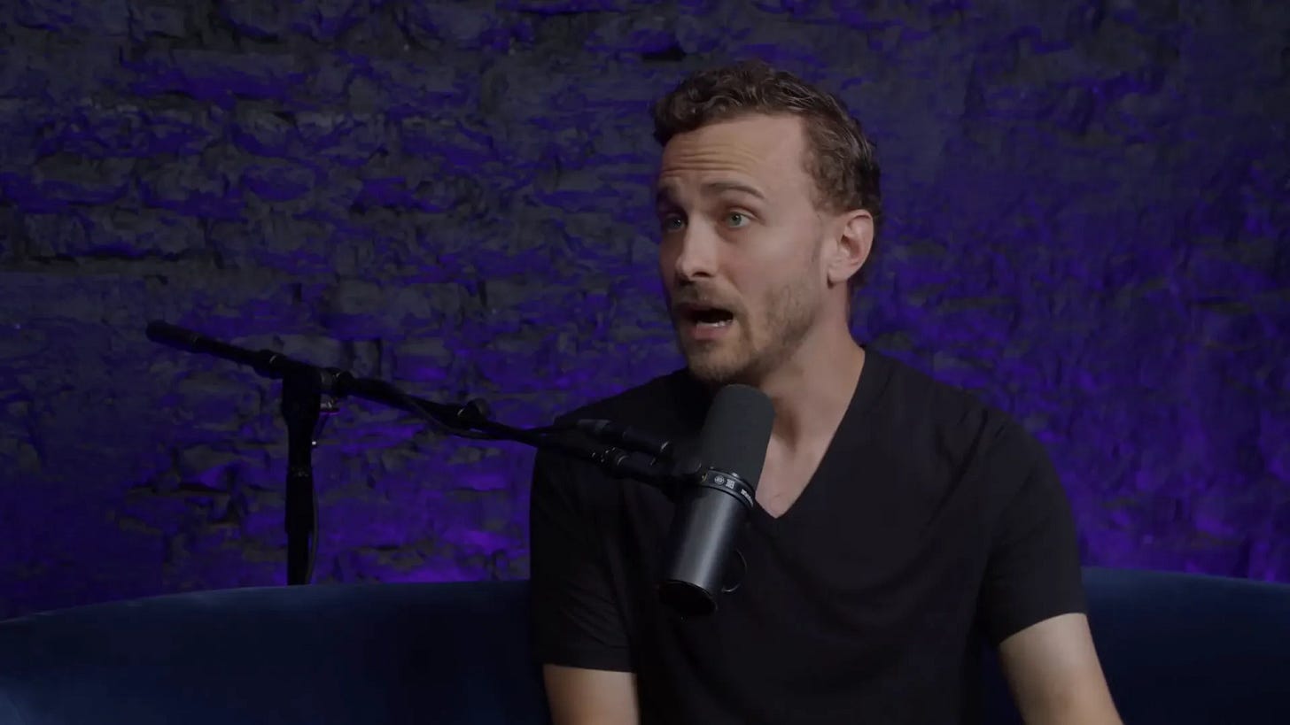 Sam discutant des moyens d'améliorer la délégation Sam discutant des moyens d'améliorer la délégation