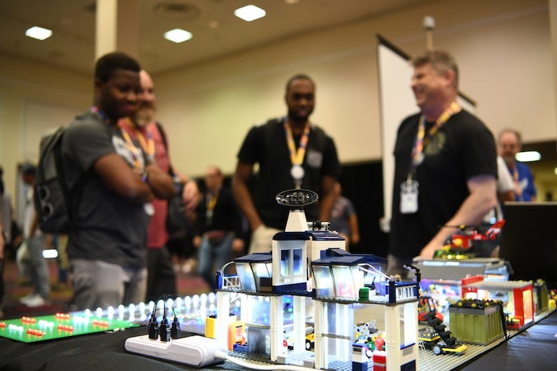 AFCYBER presents, participates in DEF CON 27 > Air Combat Command ...