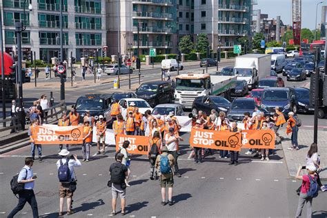 Just stop annoying people: Climate protesters’ roadblock tactics stir debate among Londoners ... Just stop annoying people: Climate protesters’ roadblock tactics stir debate among Londoners ...