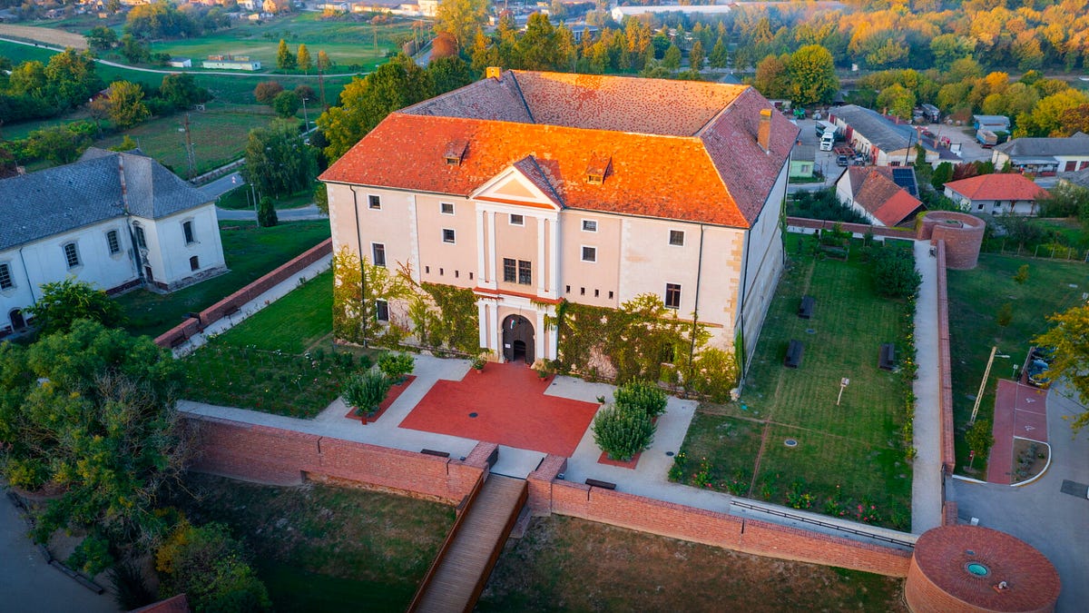 The Italian Who Conquered Hungary: Pippo Spano and the Castle of Ozora