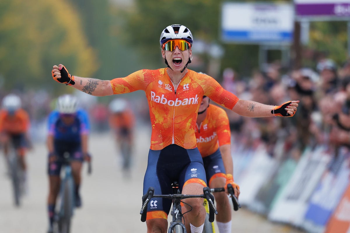 UCI Gravel World Championships: Lorena Wiebes claims elite women's world  title with sprint victory for dominant Dutch team | Cyclingnews