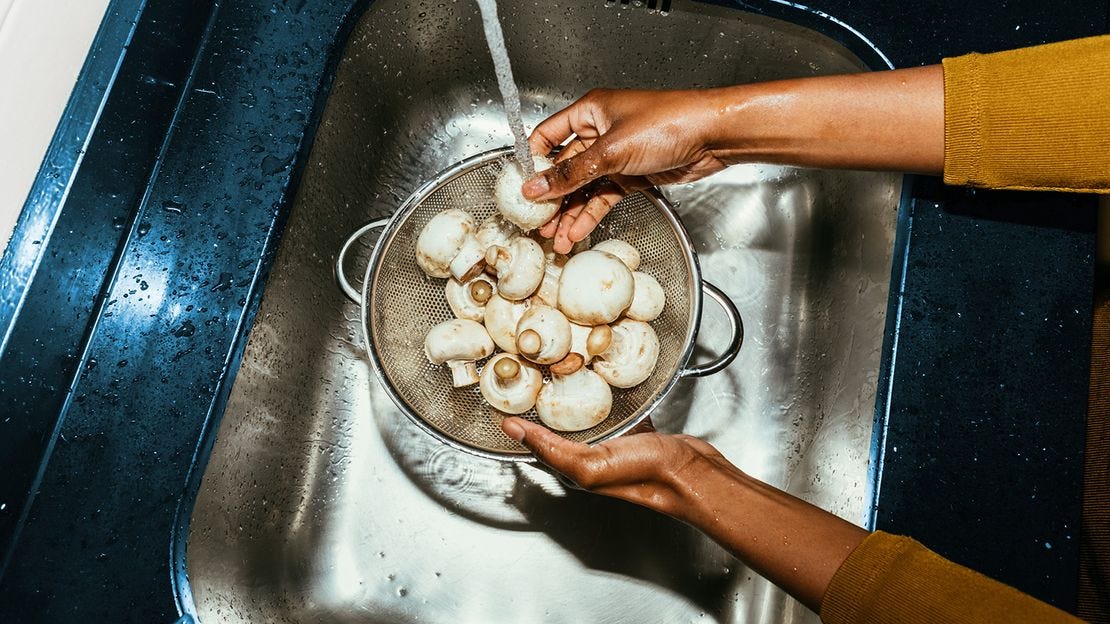 washing mushrooms