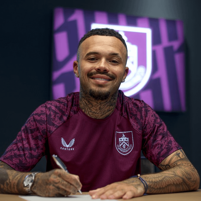 OFFICIAL: Burnley have signed left-back Quilindschy Hartman from Feyenoord  for around £7.7m on a four-year contract. : r/FantasyPL